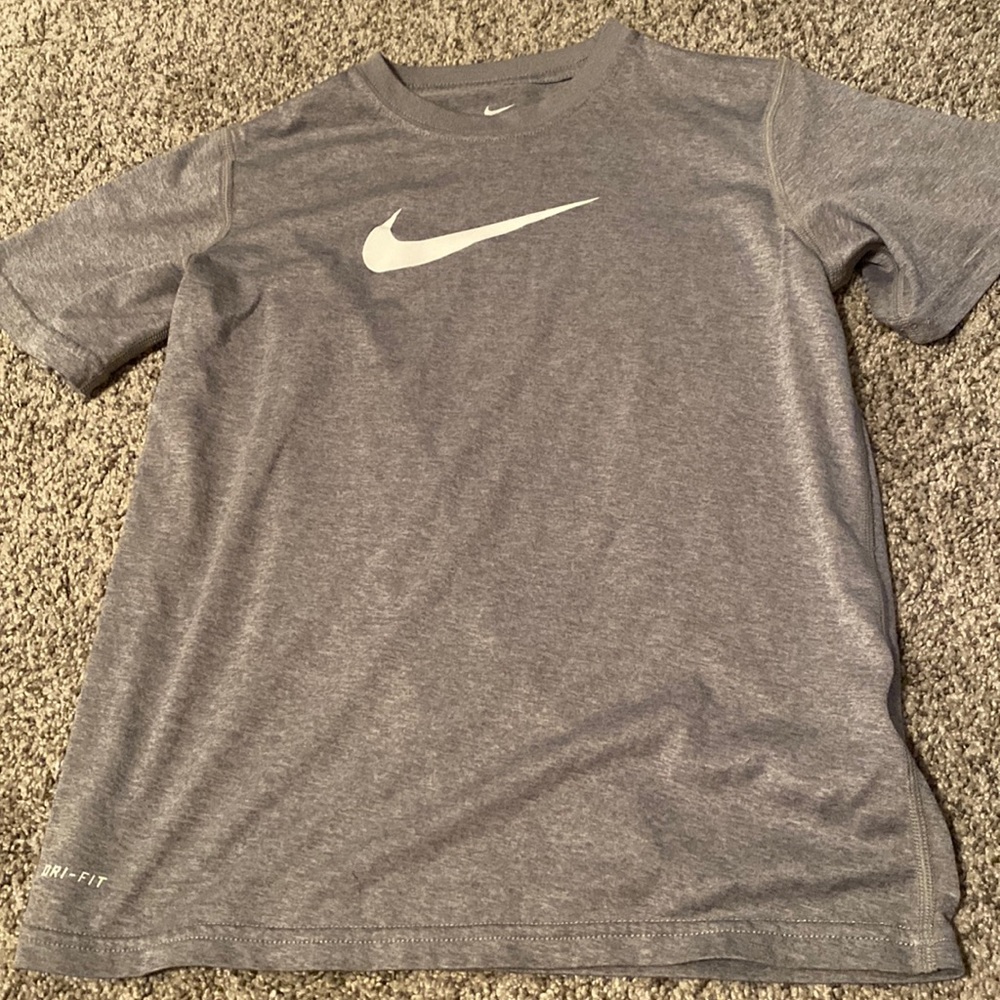 boys nike tshirt